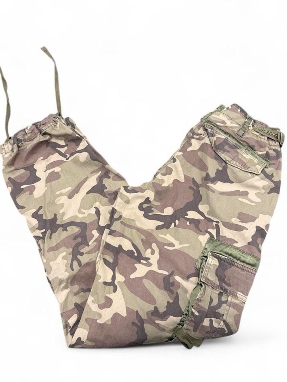 Abercrombie & Fitch Beige & Green Camo Cargo Pants - Picture 5 of 5